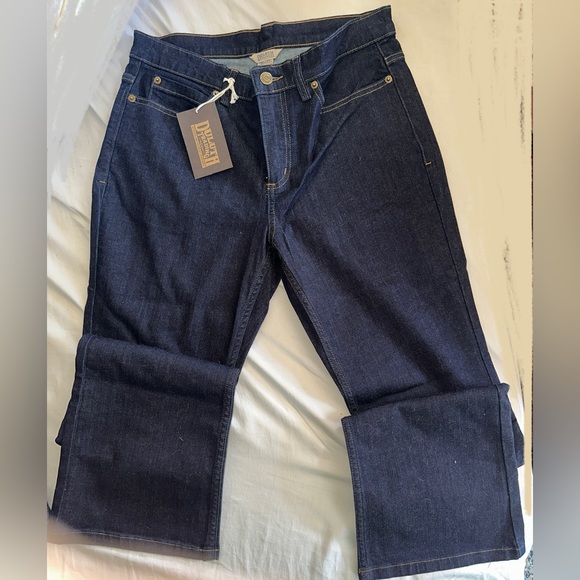 NWT Duluth Trading Co. women’s jeans, 10 x 31
Color DPI
Retail $69.50 - Picture 3 of 7